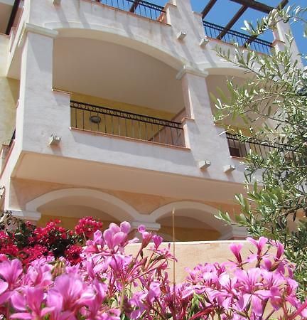 Residence Olimpo サンタ・テレーザ・ガッルーラ エクステリア 写真